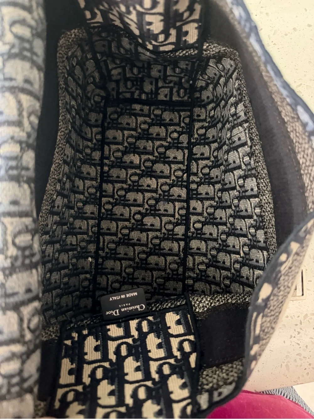 Christian Dior Medium Oblique messenger